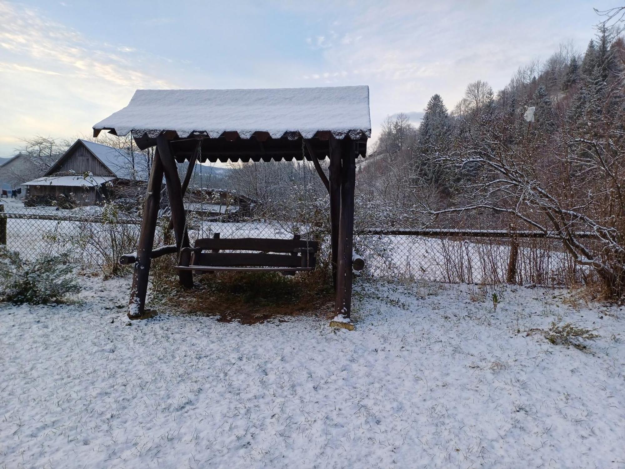 Садиба У Курила З Сауною Та Чаном На Дровах Shepot Exterior photo